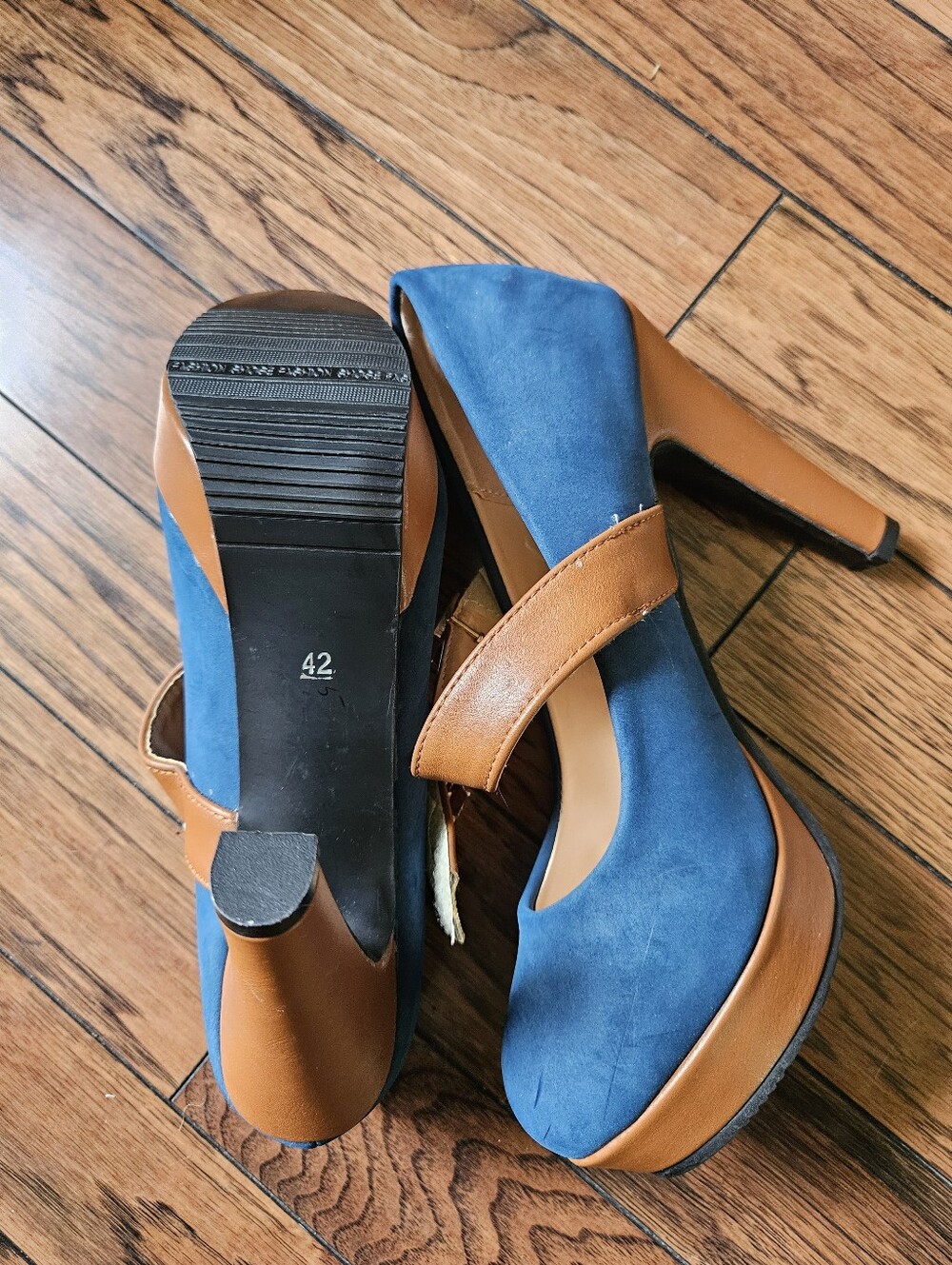 Classic Navy Mary Jane Platform Heels with Brown Strap - Picture 10 of 11